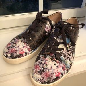 Calvin Klein flower and logo sneakers, sz 8